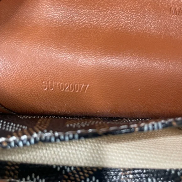 Chevron Style Envelope Pouch Wallet, Brown/Tan - Inspiration- 20x11 cm - Picture 10 of 11